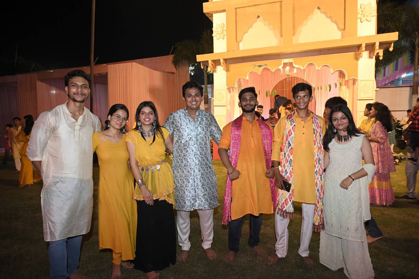 Surbhi Garba Mahotsav Nagpur, Surbhi Chattarpur Farms Nagpur